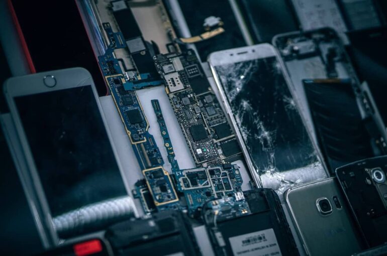 riparatore smartphone