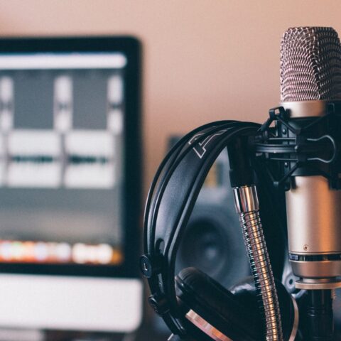 Esplorando il Mondo dei Podcast per la Formazione e la Crescita Personale