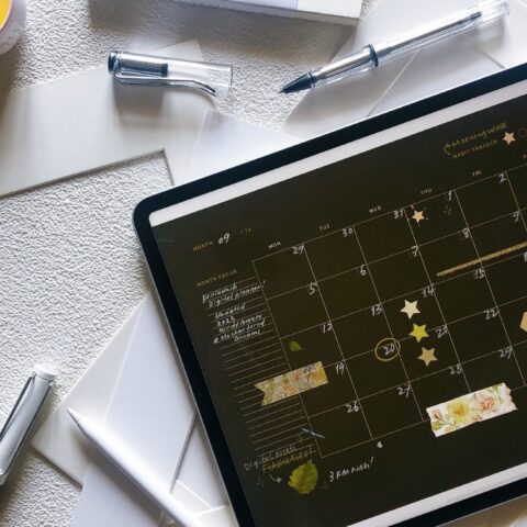 Come Usare L'intelligenza Artificiale Visuale E Scritta Nella Stesura Di Un Piano Editoriale